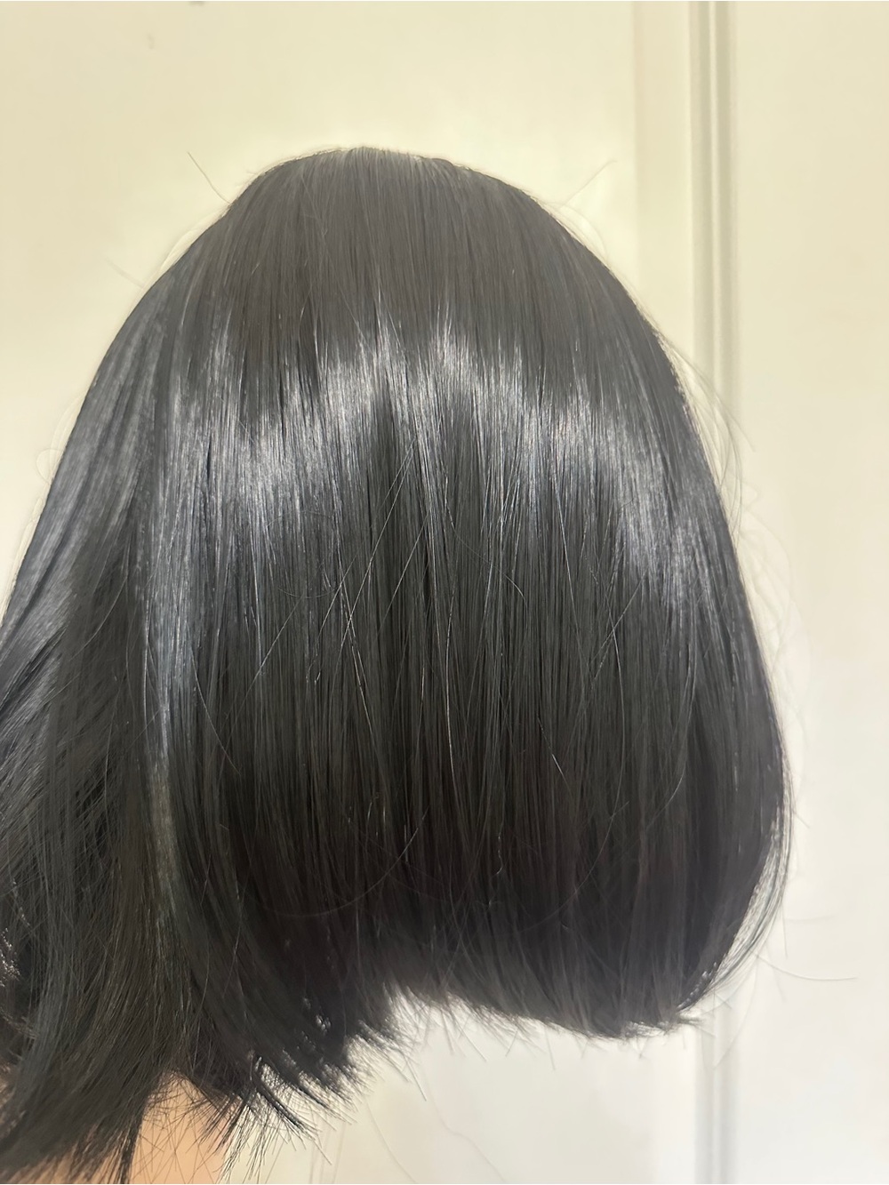 1of 5 Amazon Black Short Bob Wig with Bangs - Picture 3 of 6